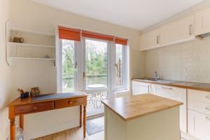 Kitchen- click for photo gallery